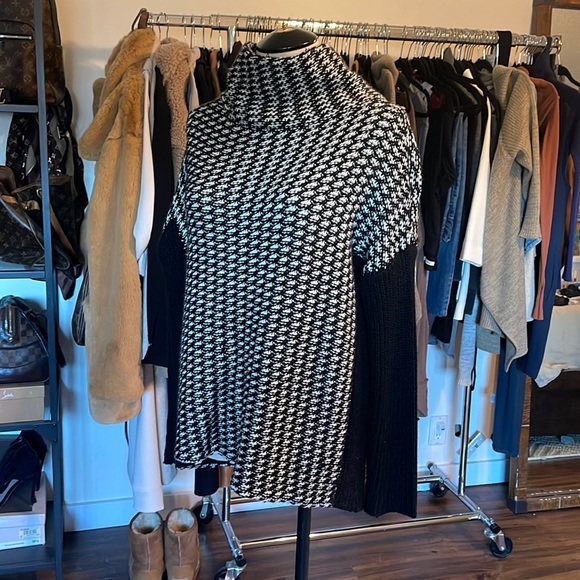 Guess sweater *** Sold*** - Picture 1 of 8